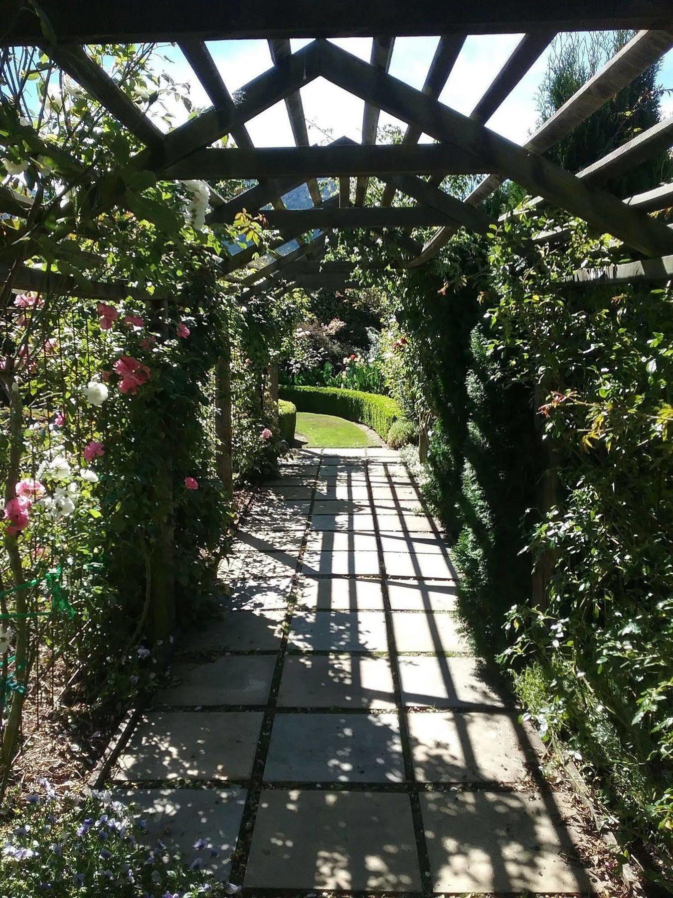 Marchmont Gardens Bed & Breakfast Hanmer Springs Exterior photo