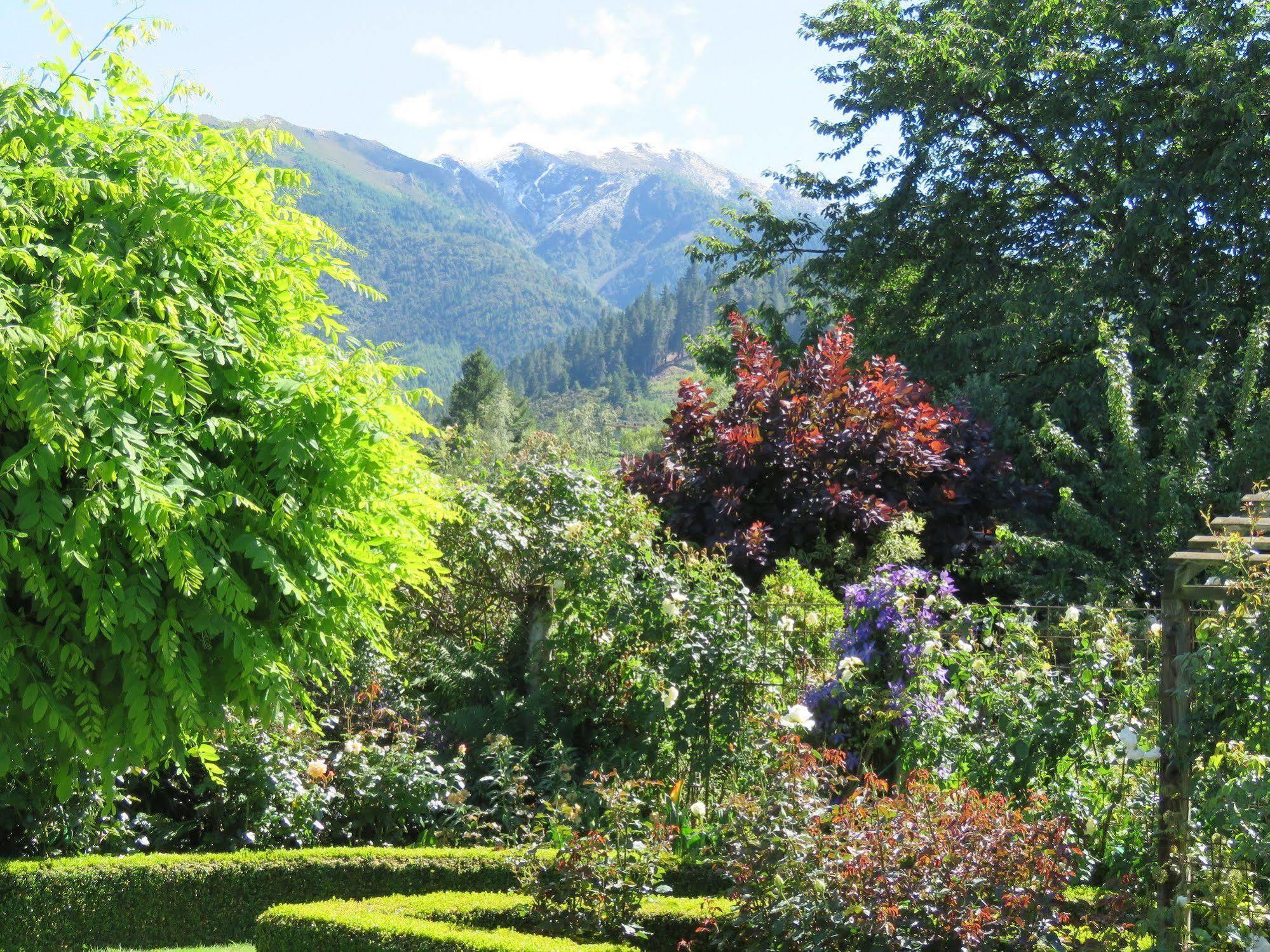 Marchmont Gardens Bed & Breakfast Hanmer Springs Exterior photo